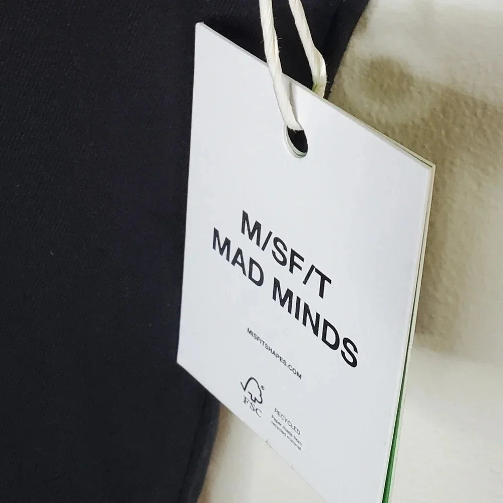 M/FT/TS MAD MIND NWT GRAPHIC TEE SIZE M "HEAT WAVE /HERE COMES TROUBLE" - Picture 6 of 9